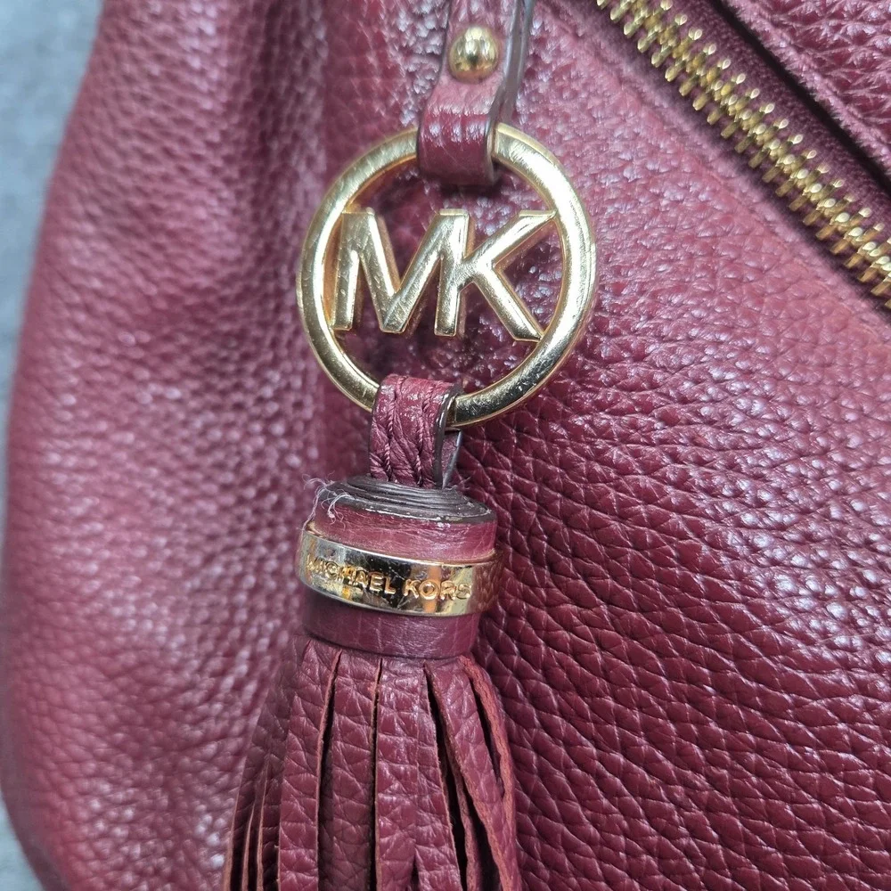 MICHAEL KORS Leather Maroon Charm Tassel‎ Large Hobo Sac Purse Bag